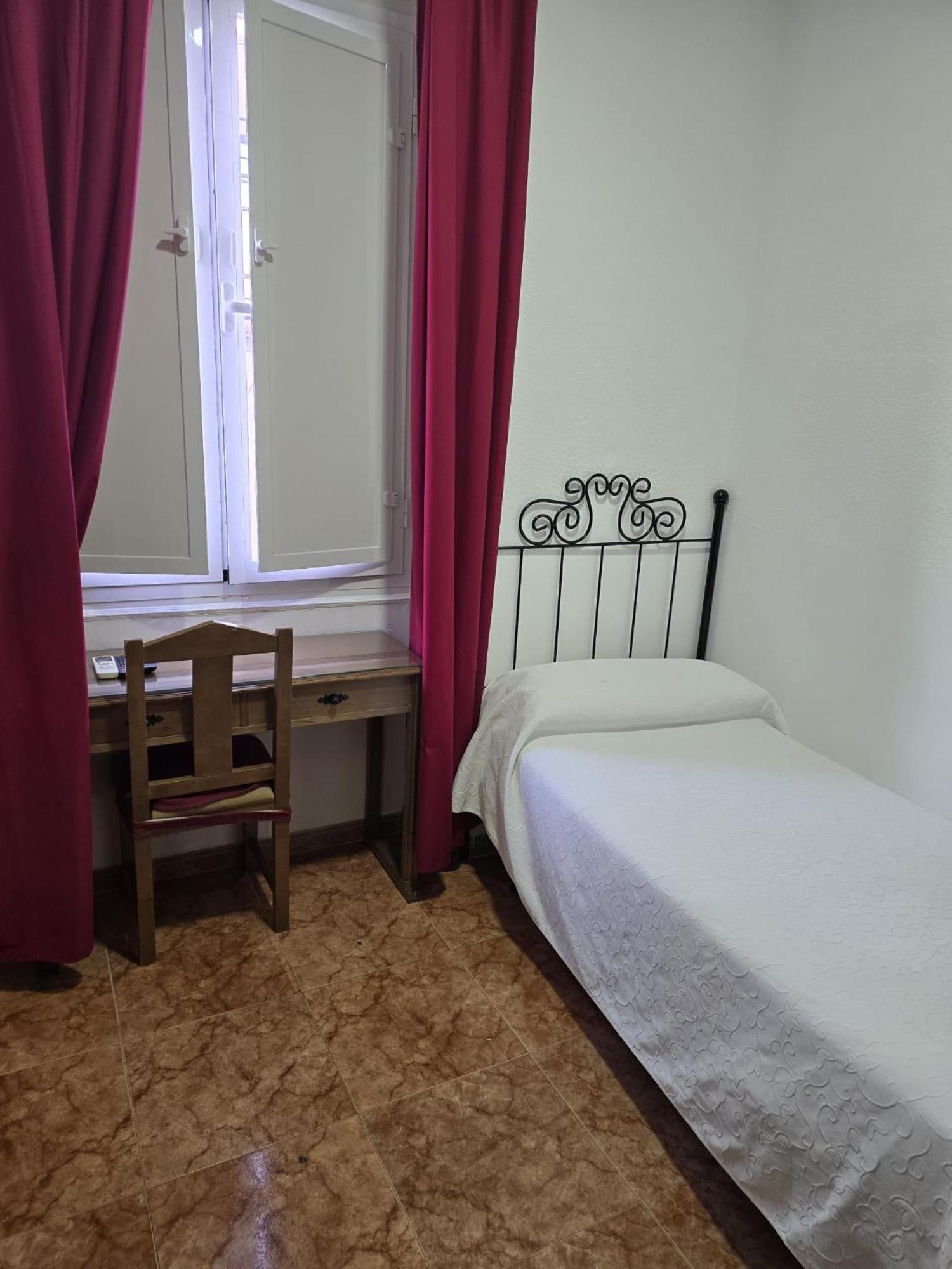 Rooms Los Montes Granada Eksteriør bilde